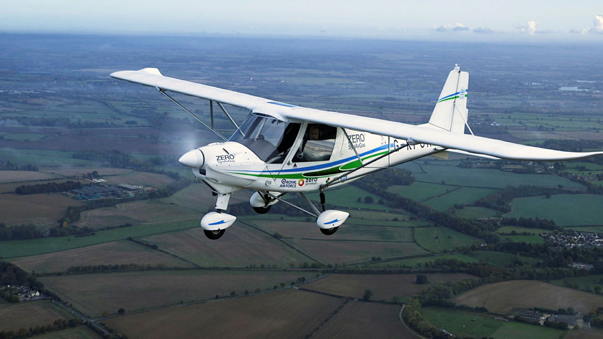 Image shows Ikarus microlight aircraft in flight.